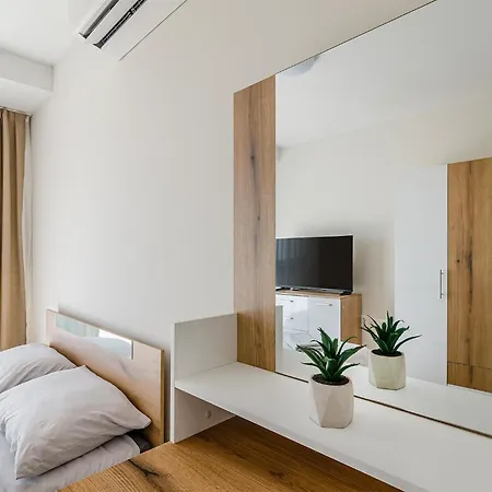 New Vinnie View Apartment Warna