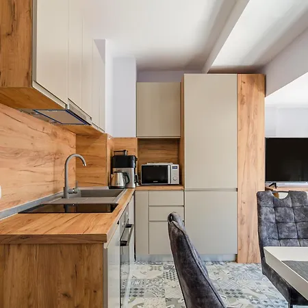 New Vinnie View Apartment Warna