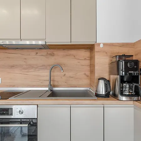 New Vinnie View 바르나